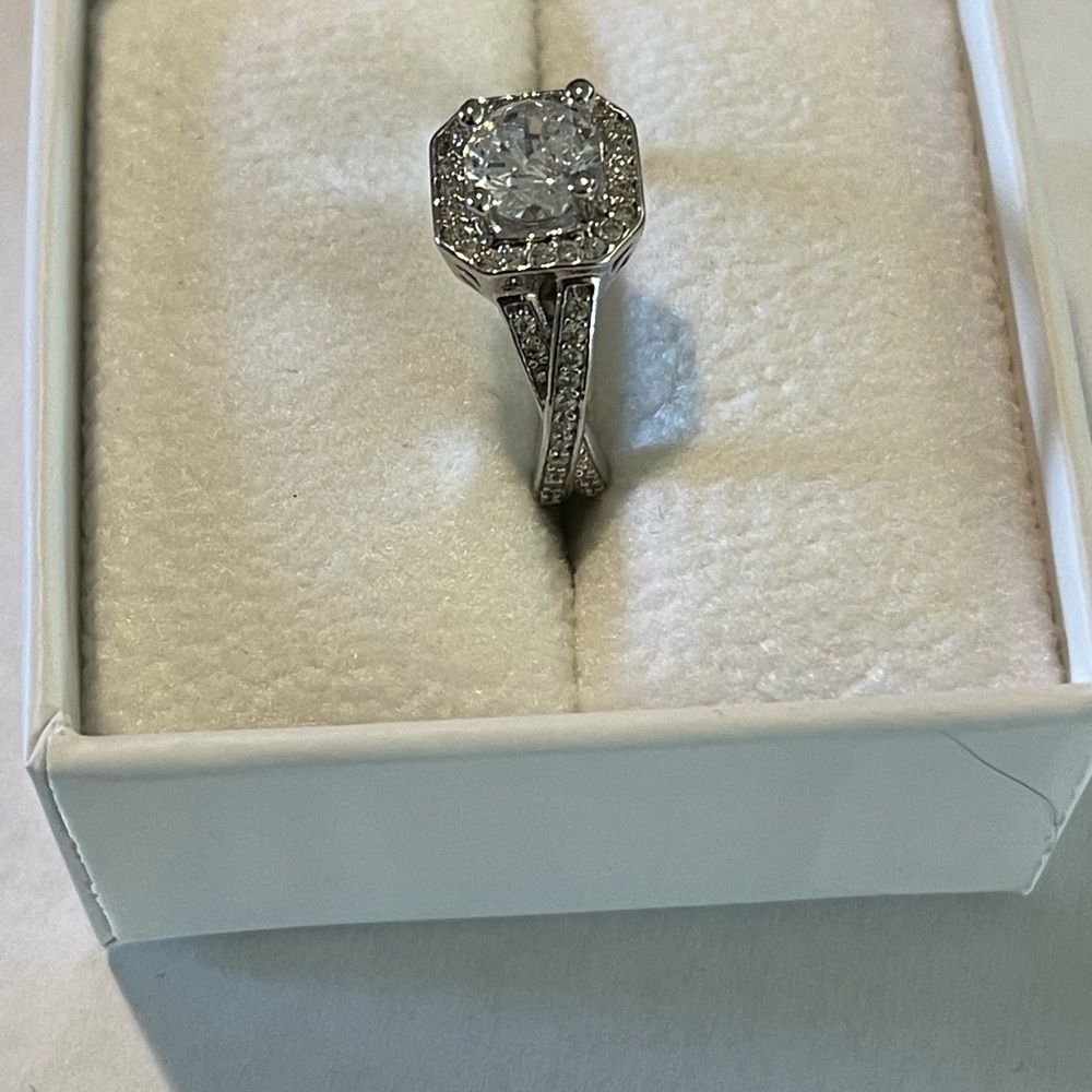 Women’s ring - Picture 2 of 4